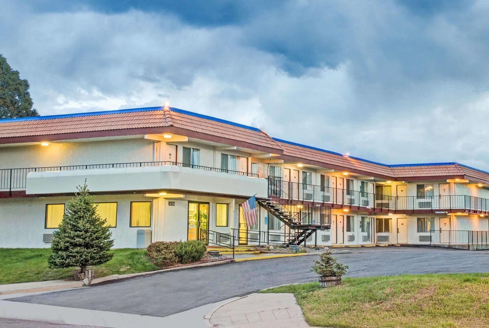 Knights Inn Aurora Εξωτερικό φωτογραφία