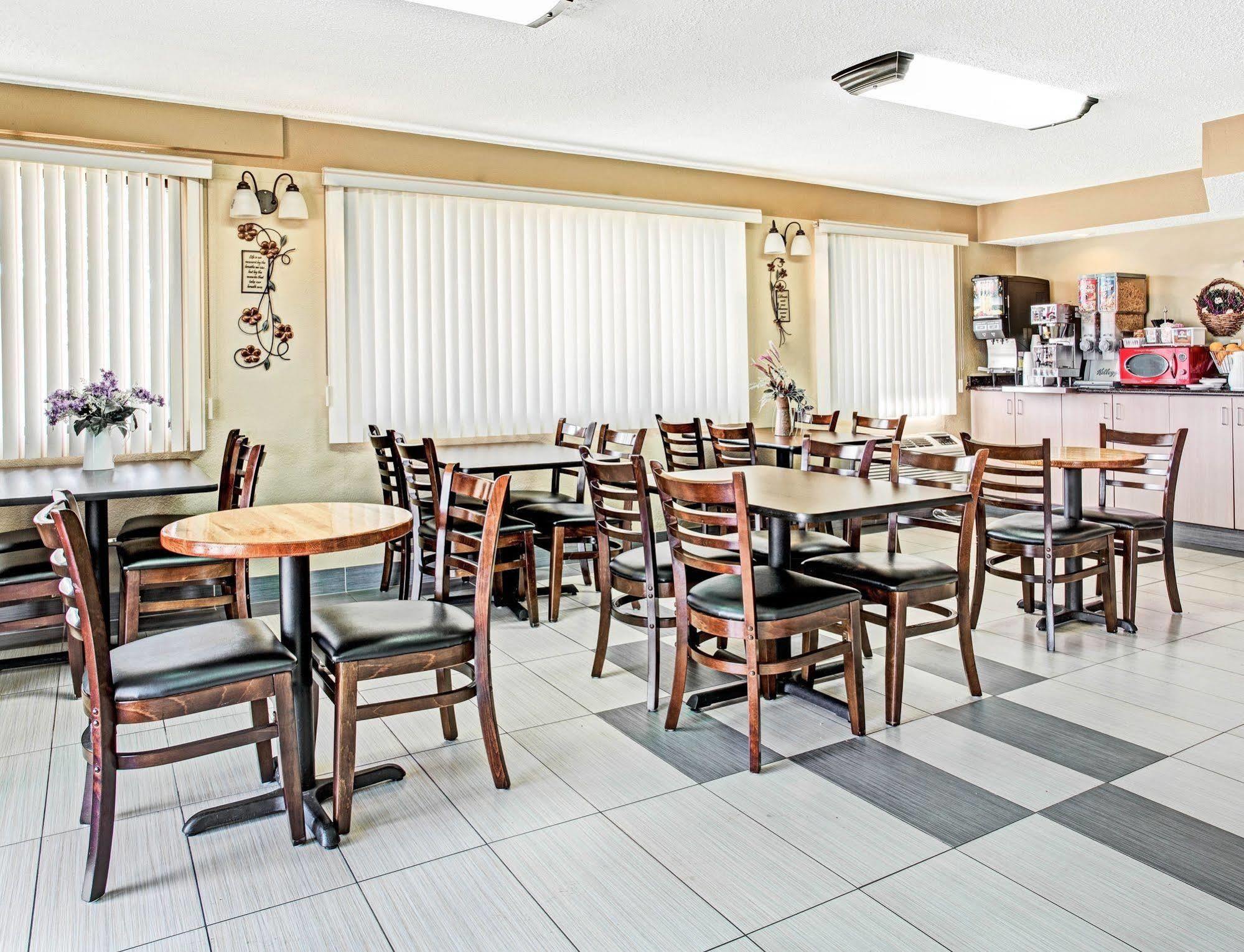 Knights Inn Aurora Εξωτερικό φωτογραφία