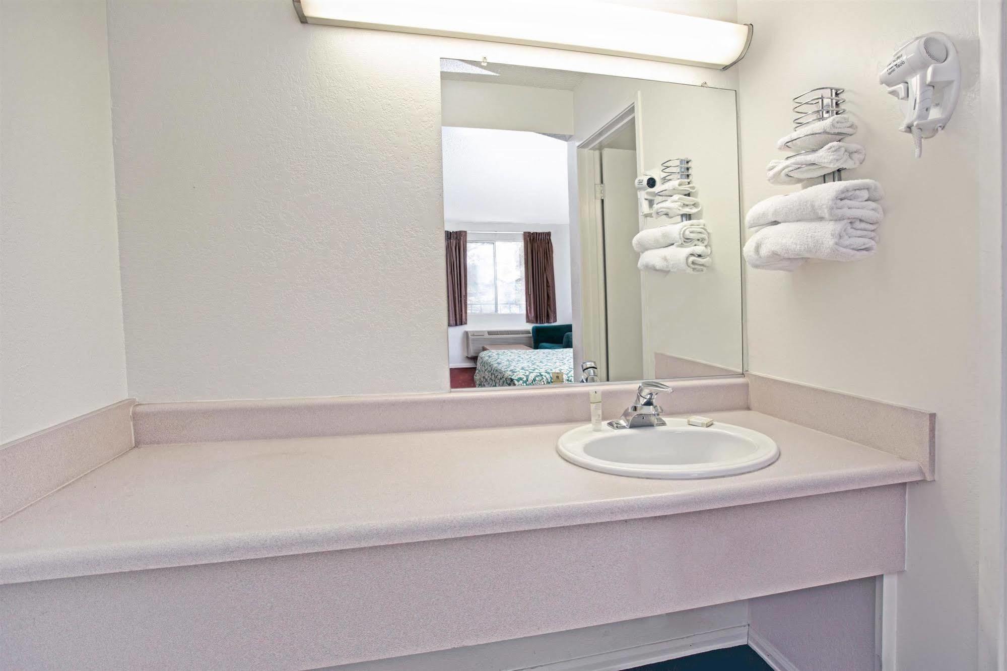 Knights Inn Aurora Εξωτερικό φωτογραφία